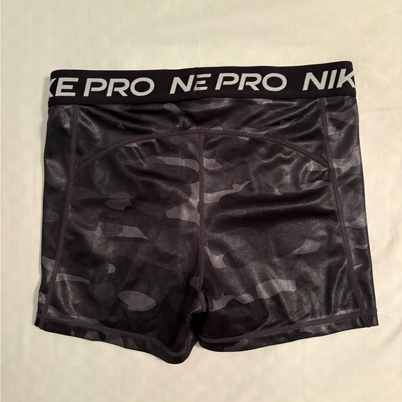 nike pros 3” - Picture 3 of 5